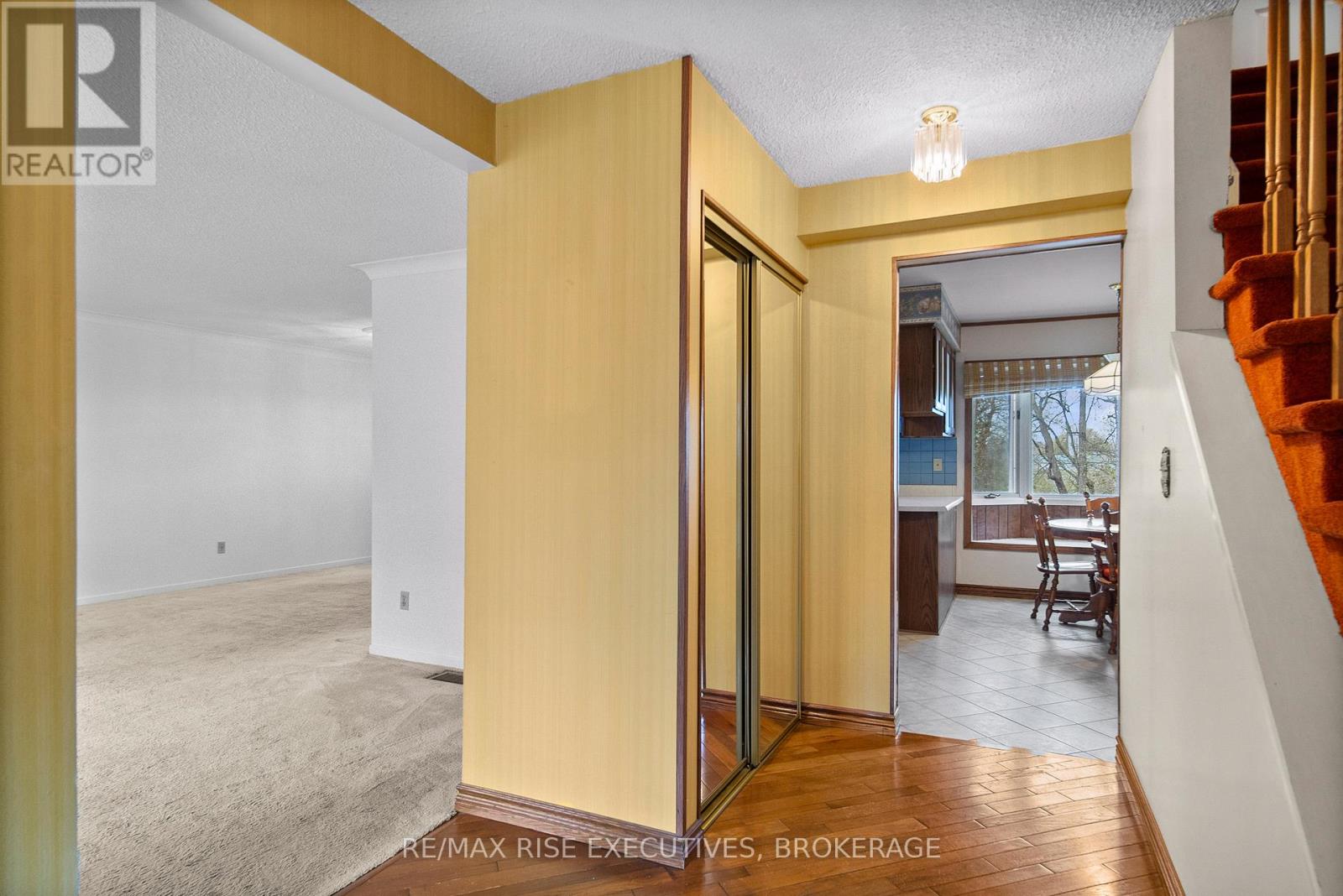 899 SAFARI DRIVE - 5