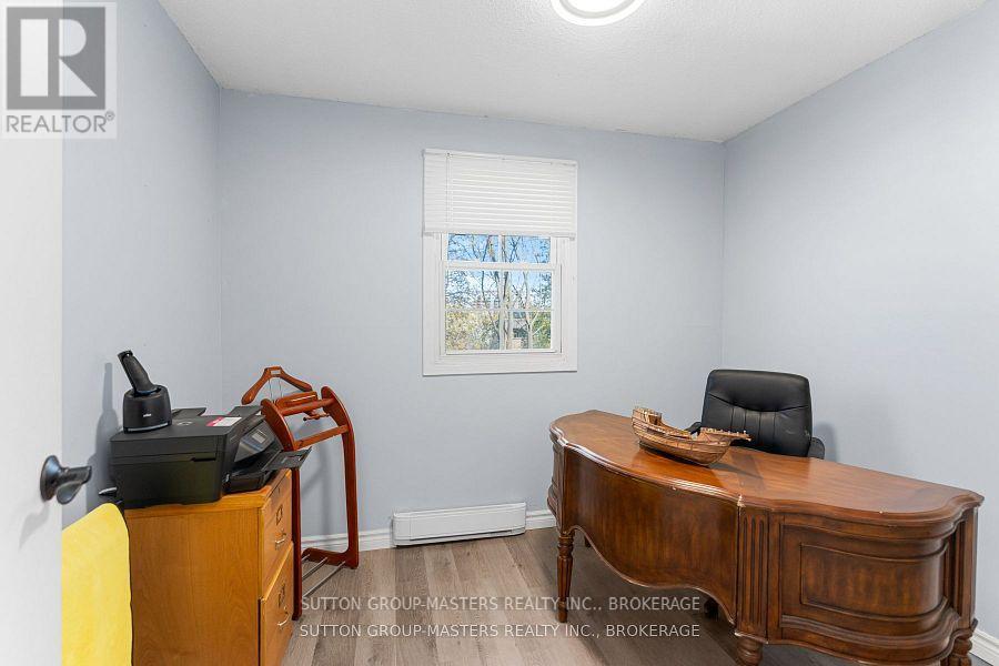 #28 19 MACPHERSON AVENUE W - 20