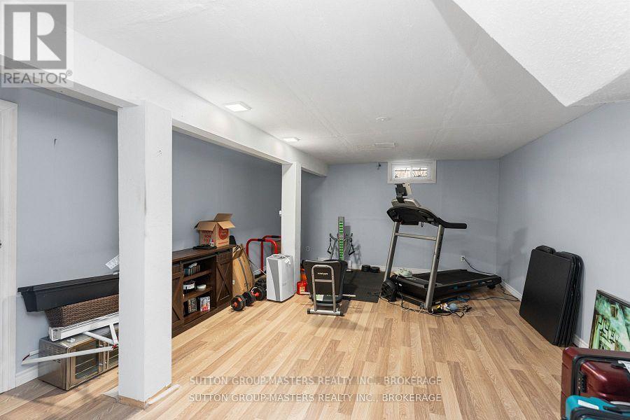 #28 19 MACPHERSON AVENUE W - 31