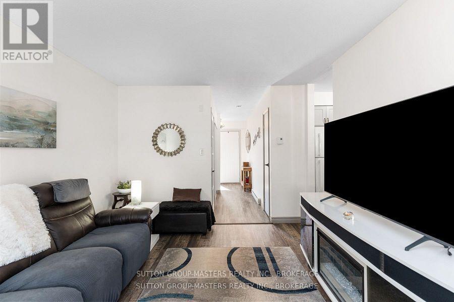 #28 19 MACPHERSON AVENUE W - 9