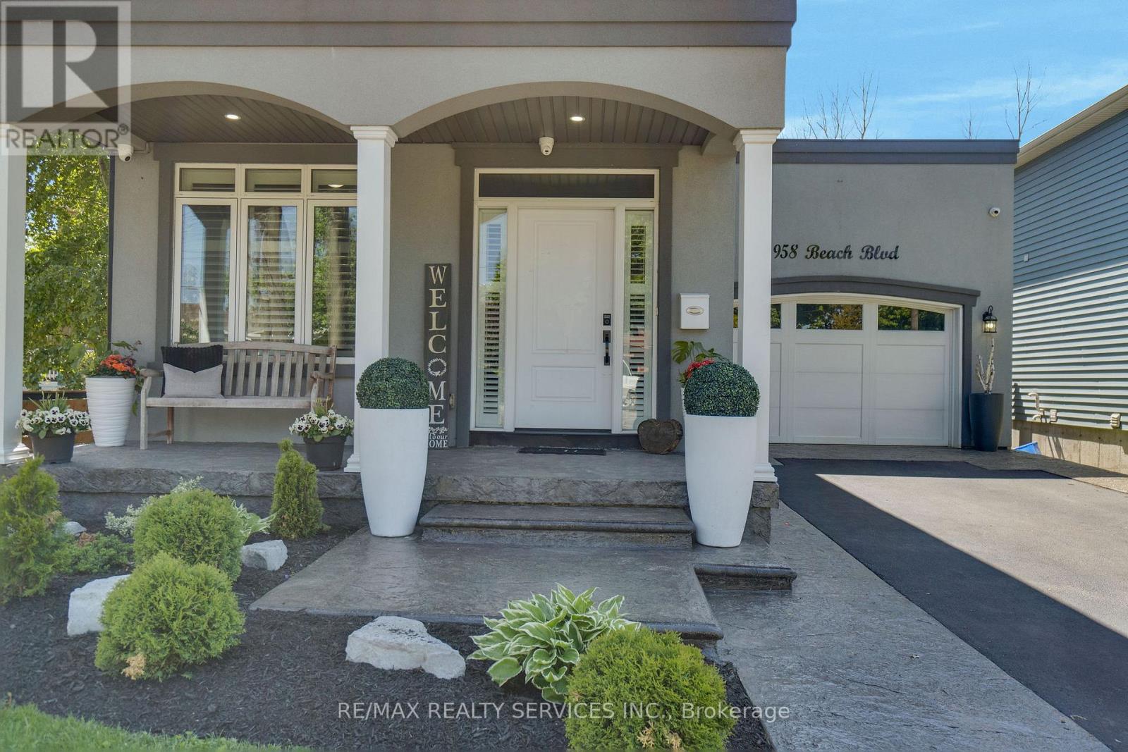 958 BEACH BOULEVARD - 1