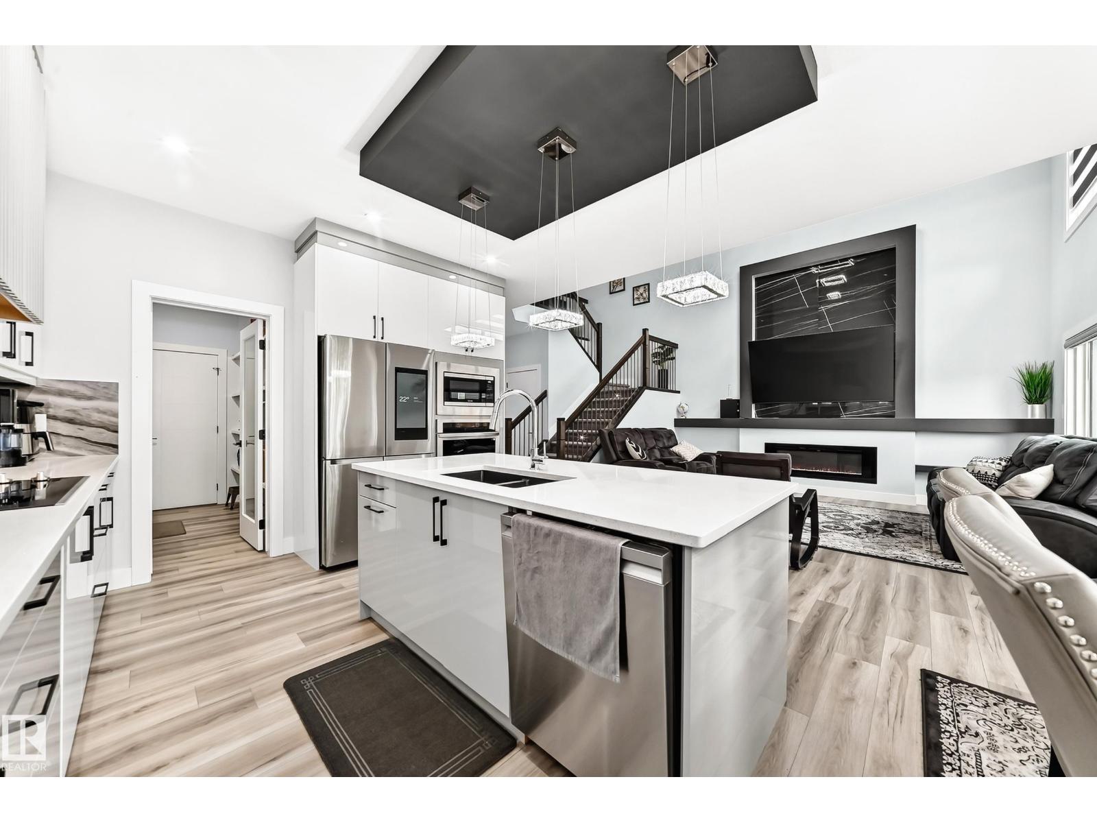 3207 160 ST SW - 10