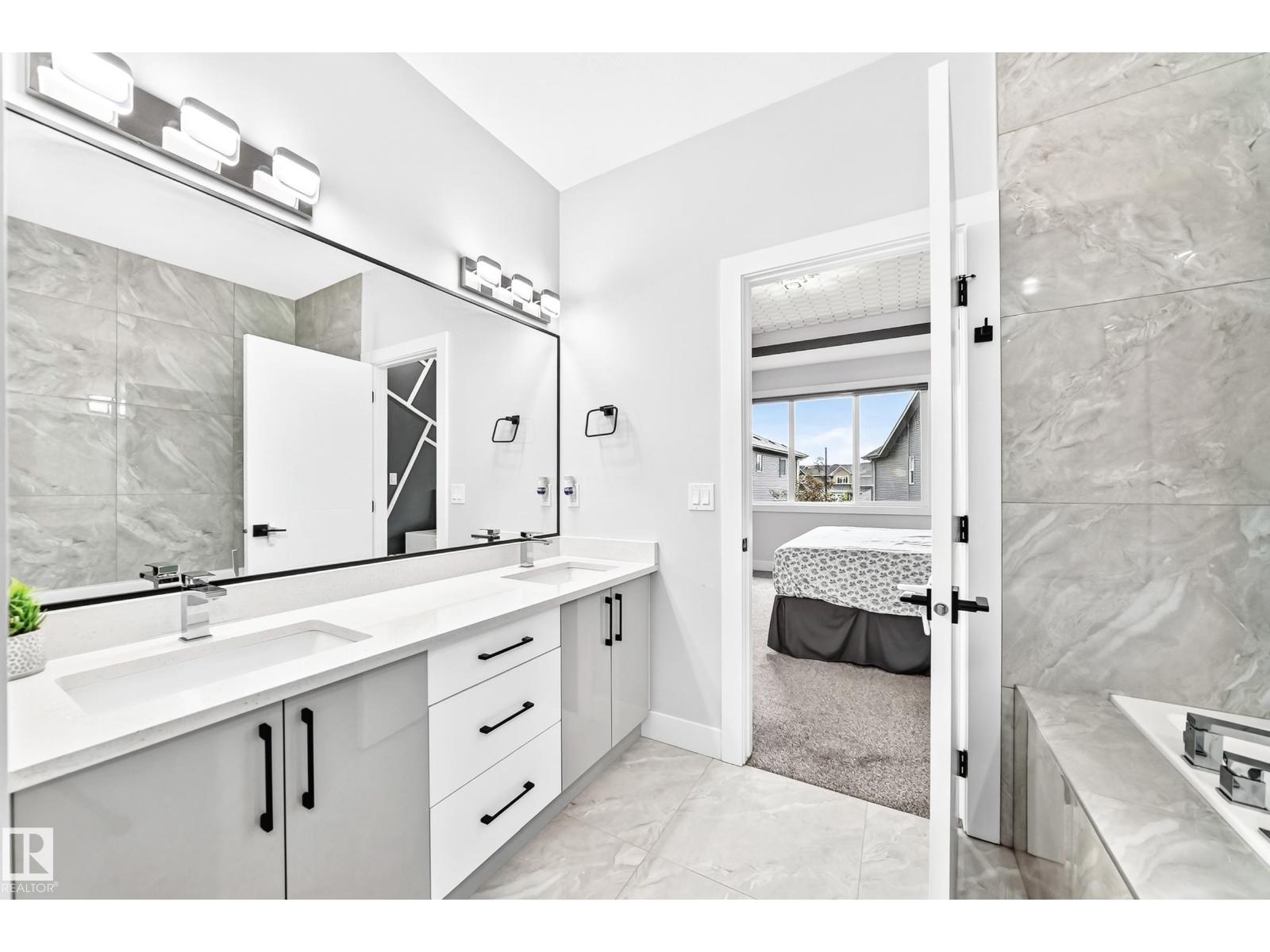 3207 160 ST SW - 37