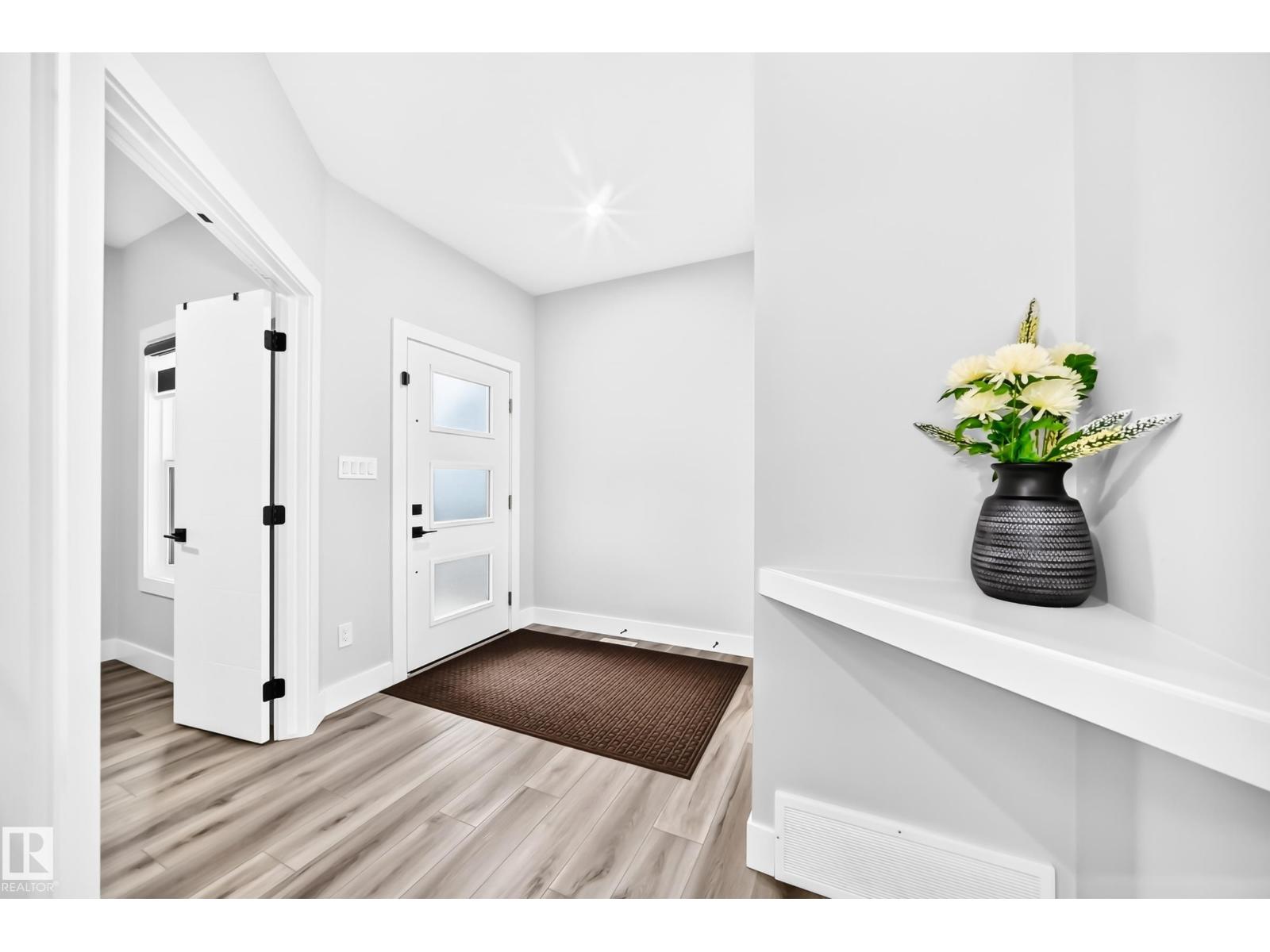 3207 160 ST SW - 5