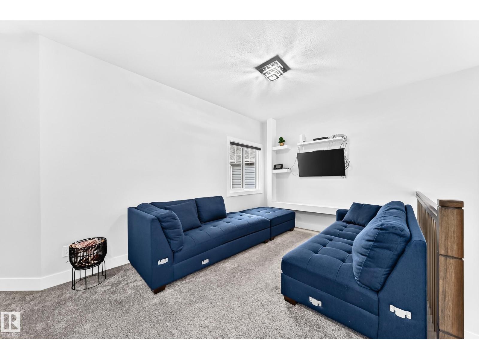 3207 160 ST SW - 50