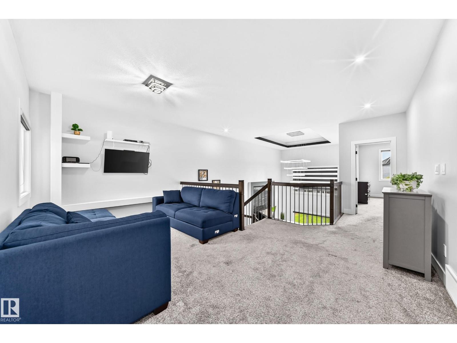 3207 160 ST SW - 51