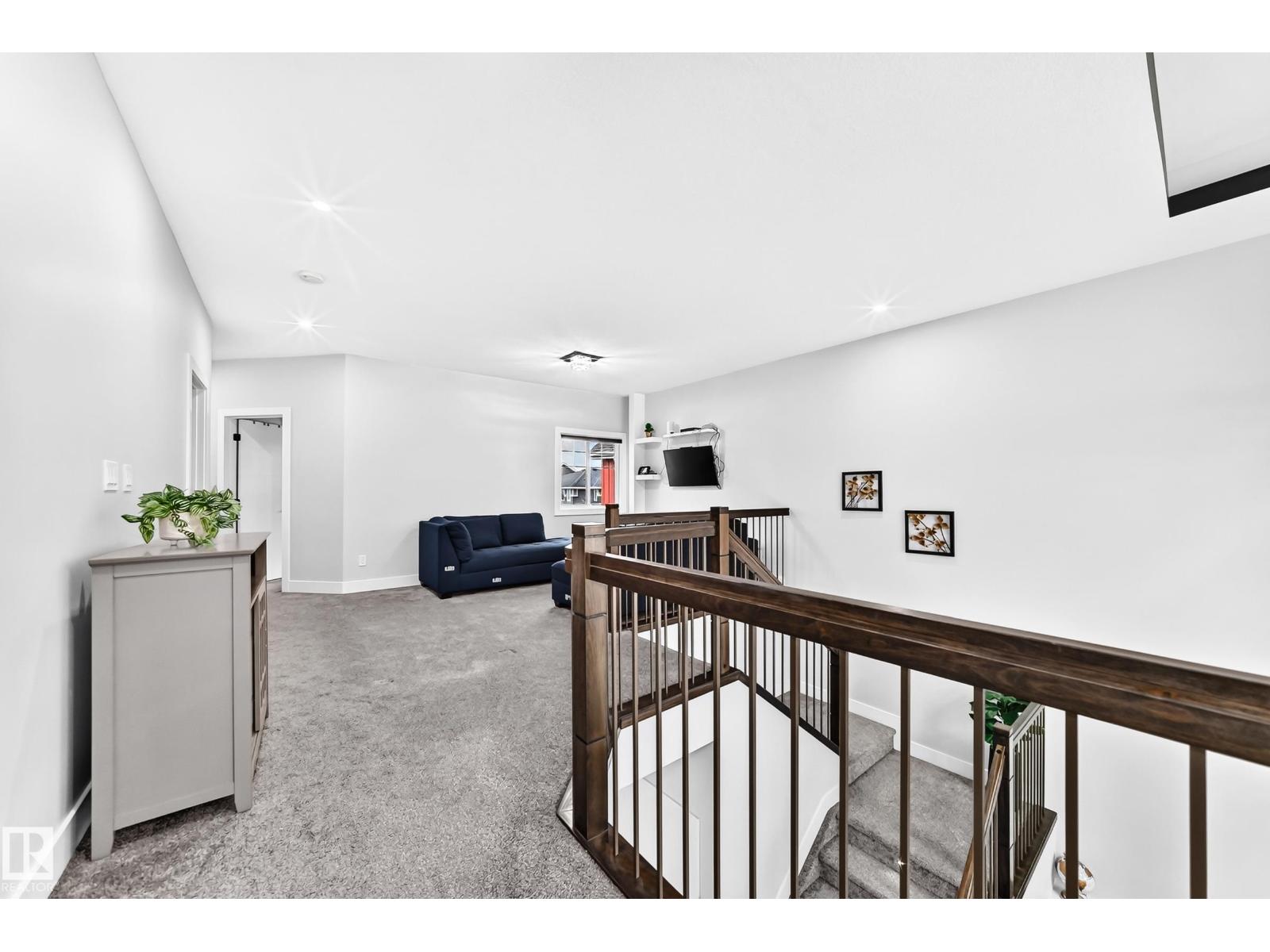 3207 160 ST SW - 53