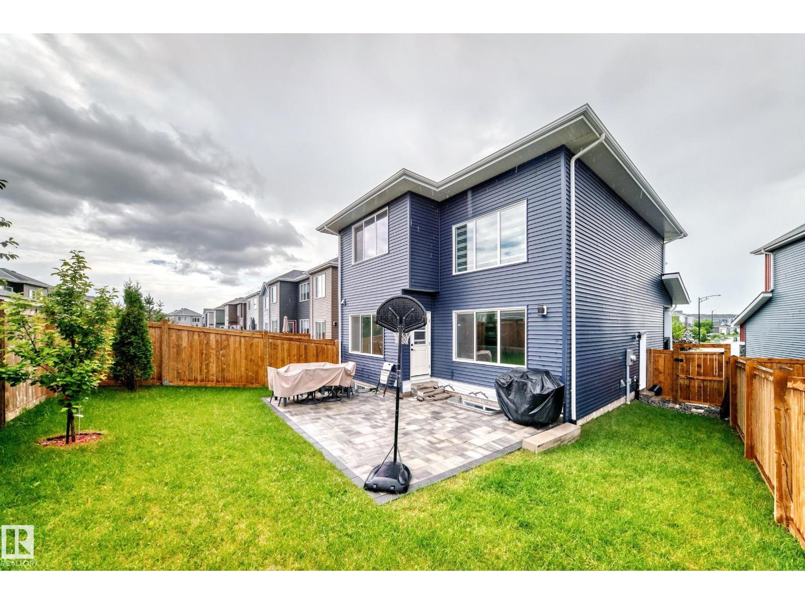 3207 160 ST SW - 64