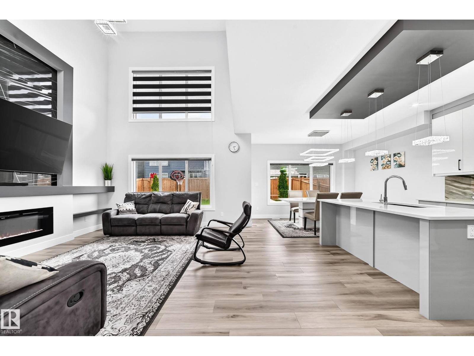 3207 160 ST SW - 8