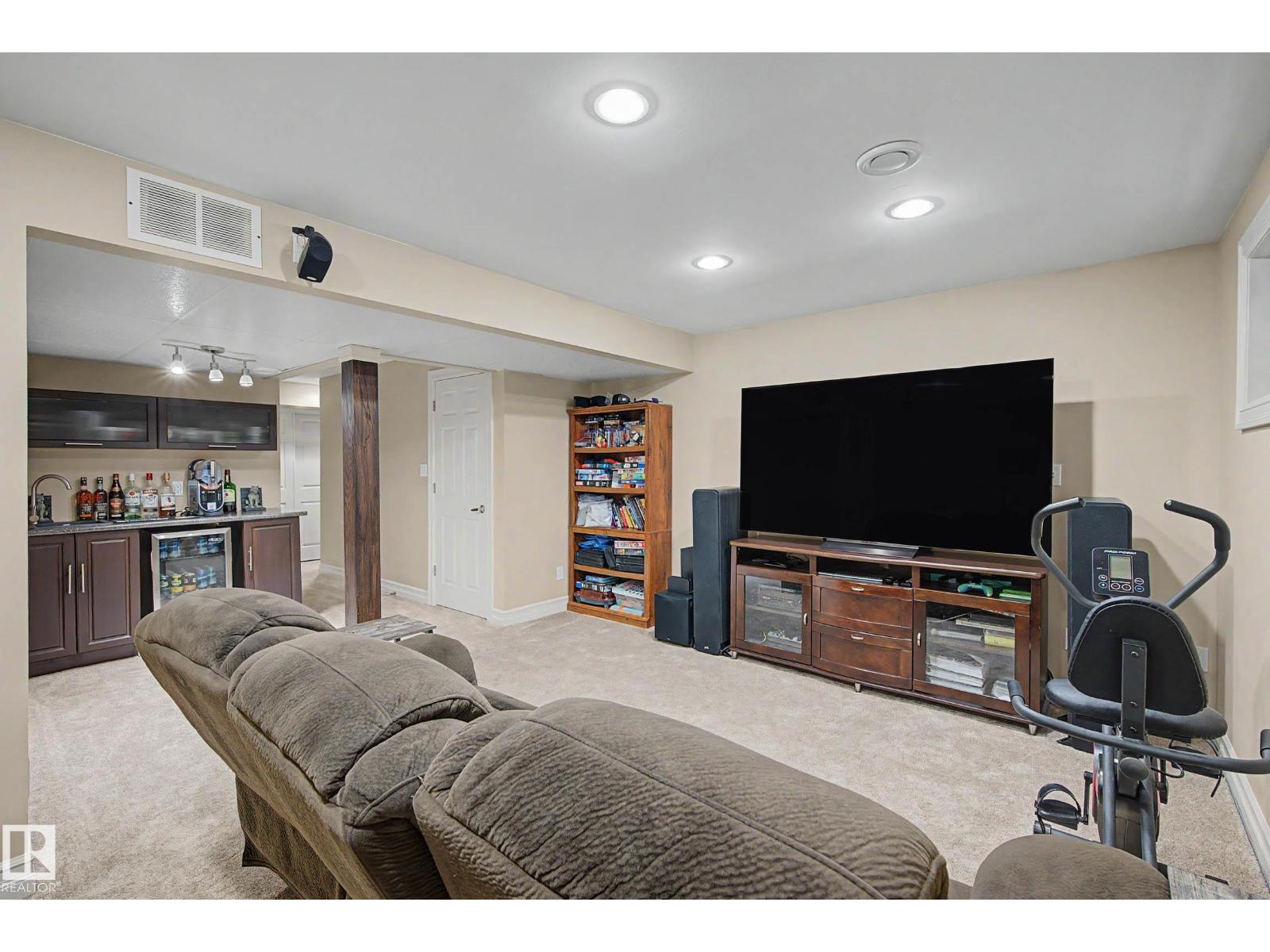 12119 167A AV NW — photo 37