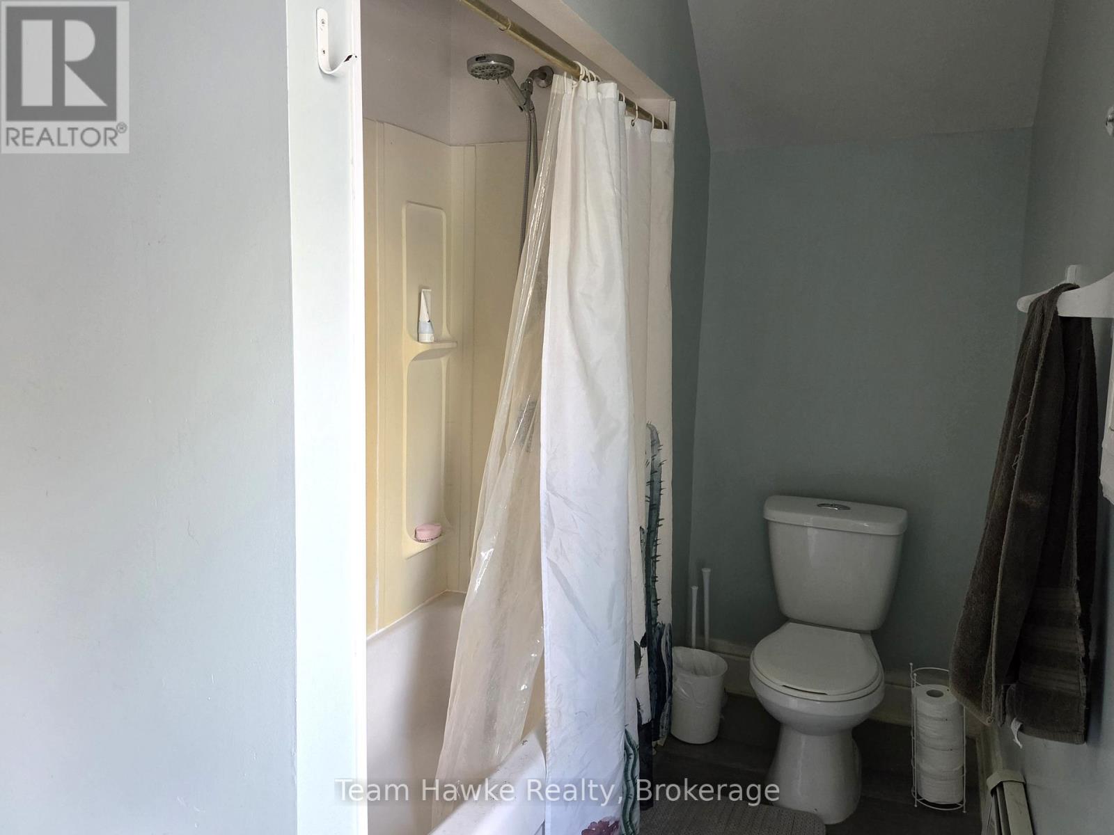 405 DOMINION AVENUE - 8