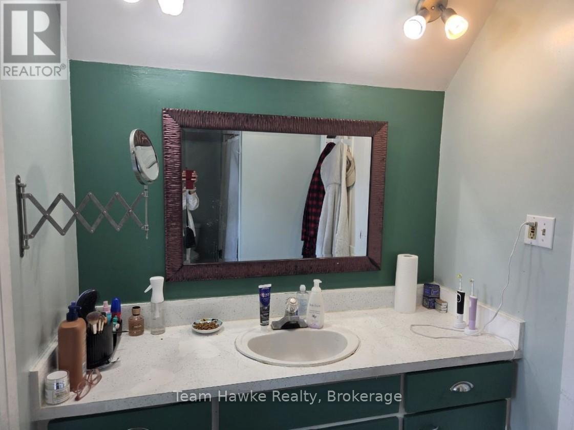 405 DOMINION AVENUE - 9