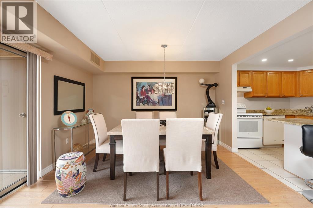 #315 310 VILLAGE GROVE DRIVE - 10