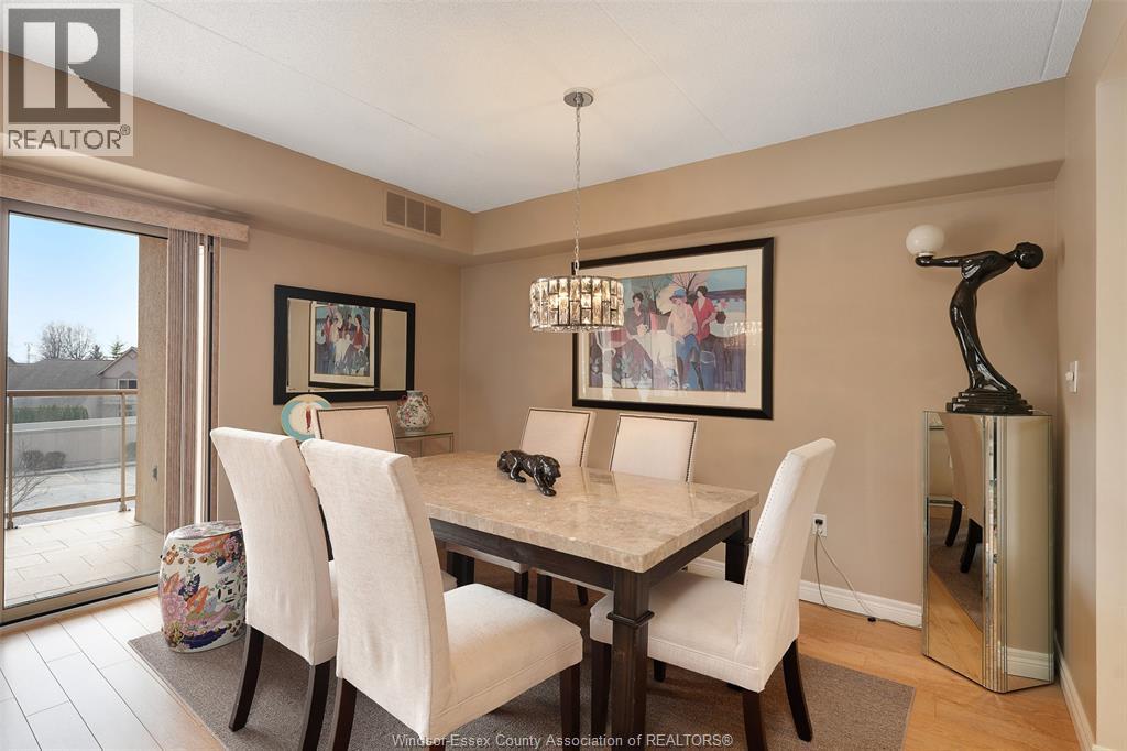 #315 310 VILLAGE GROVE DRIVE - 11