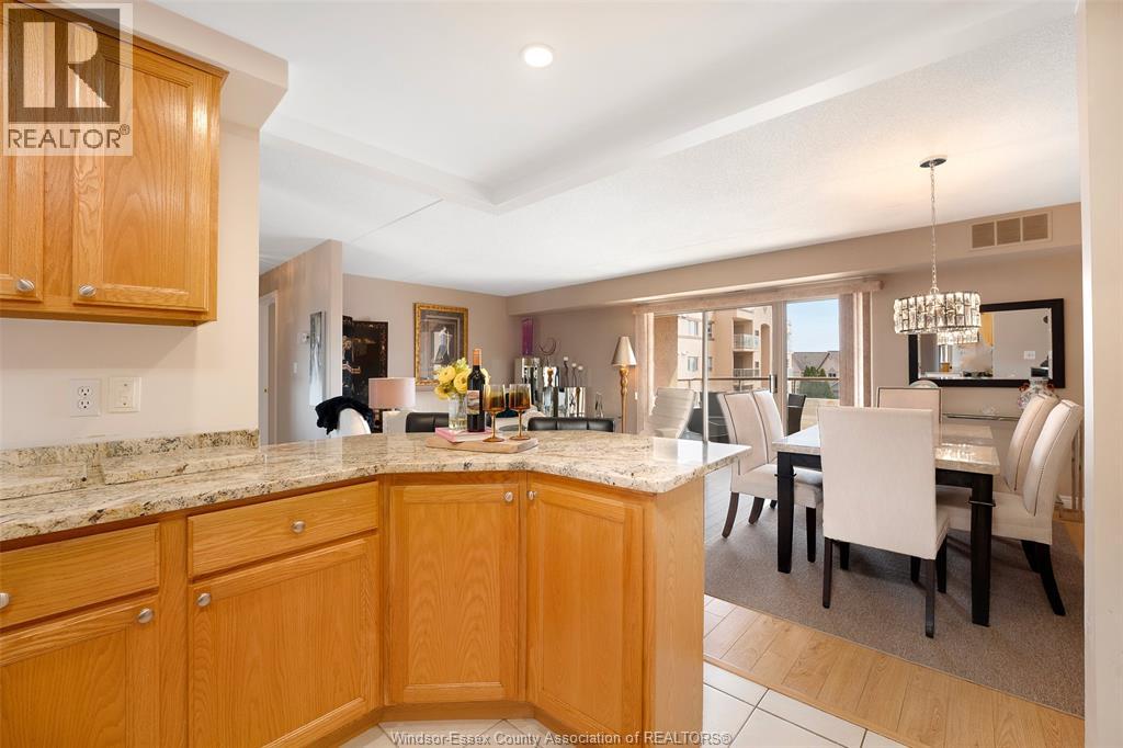 #315 310 VILLAGE GROVE DRIVE - 15