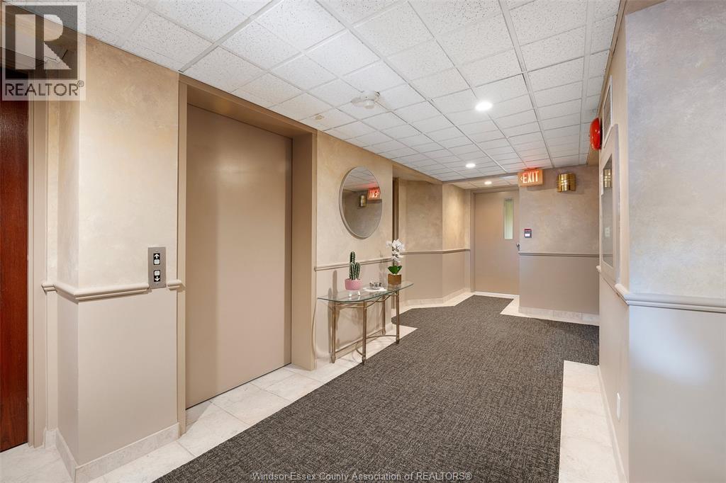 #315 310 VILLAGE GROVE DRIVE - 3