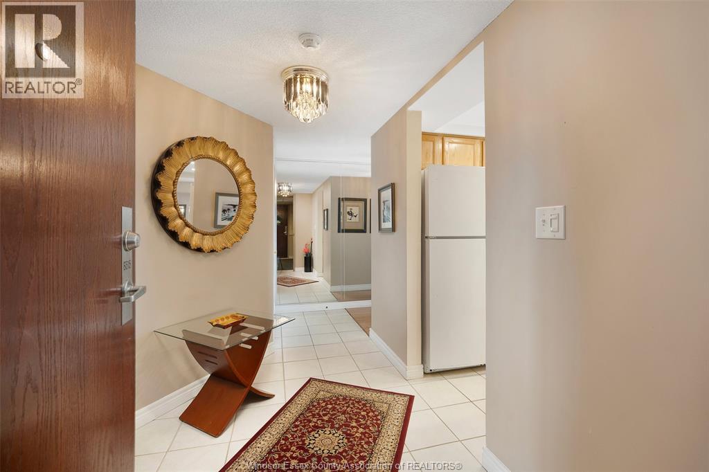 #315 310 VILLAGE GROVE DRIVE - 4