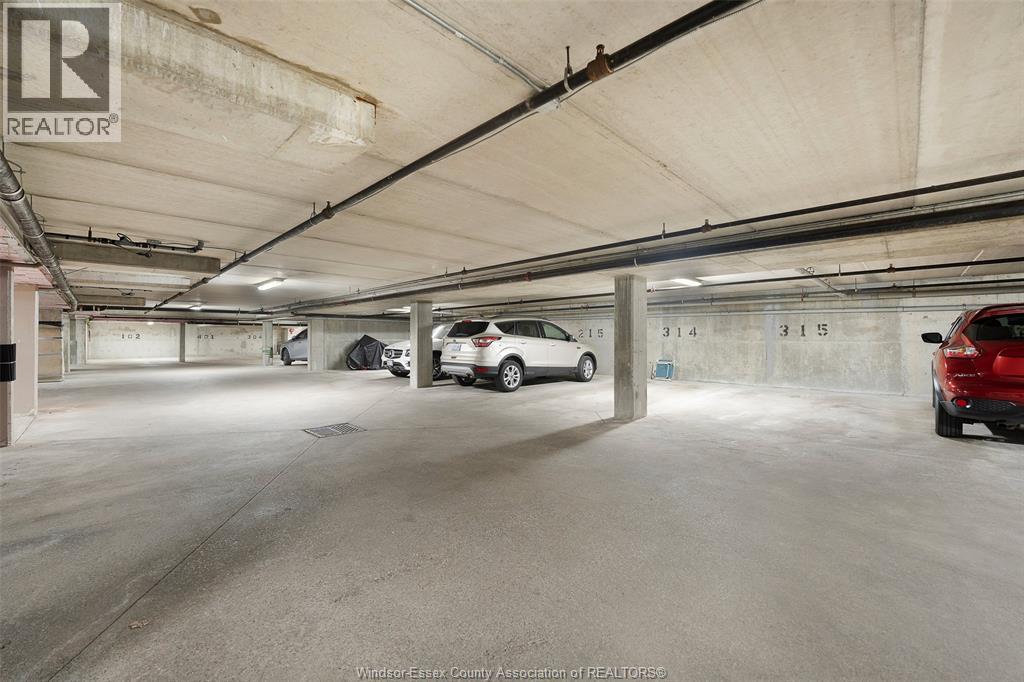 #315 310 VILLAGE GROVE DRIVE - 40