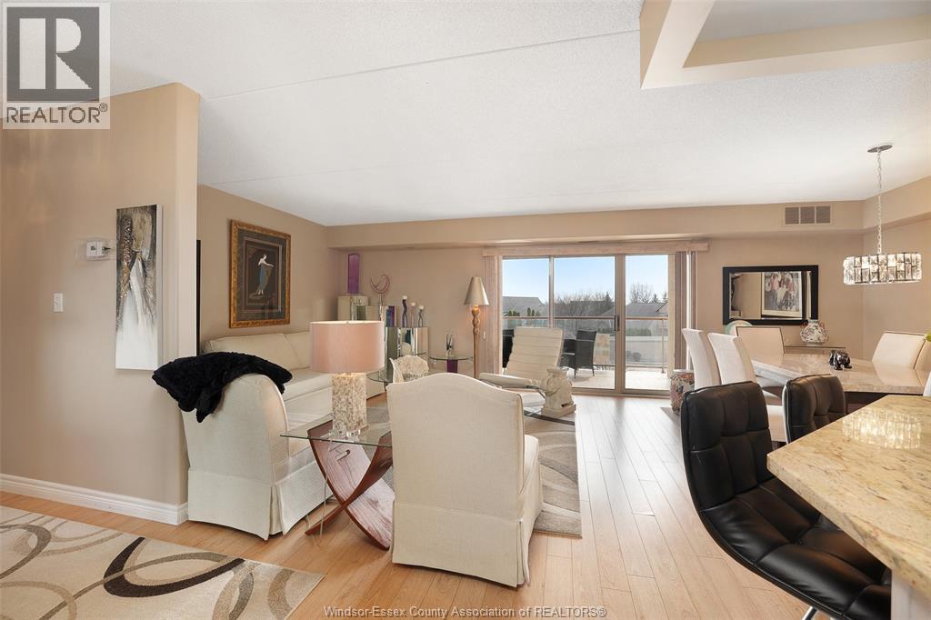 #315 310 VILLAGE GROVE DRIVE - 6
