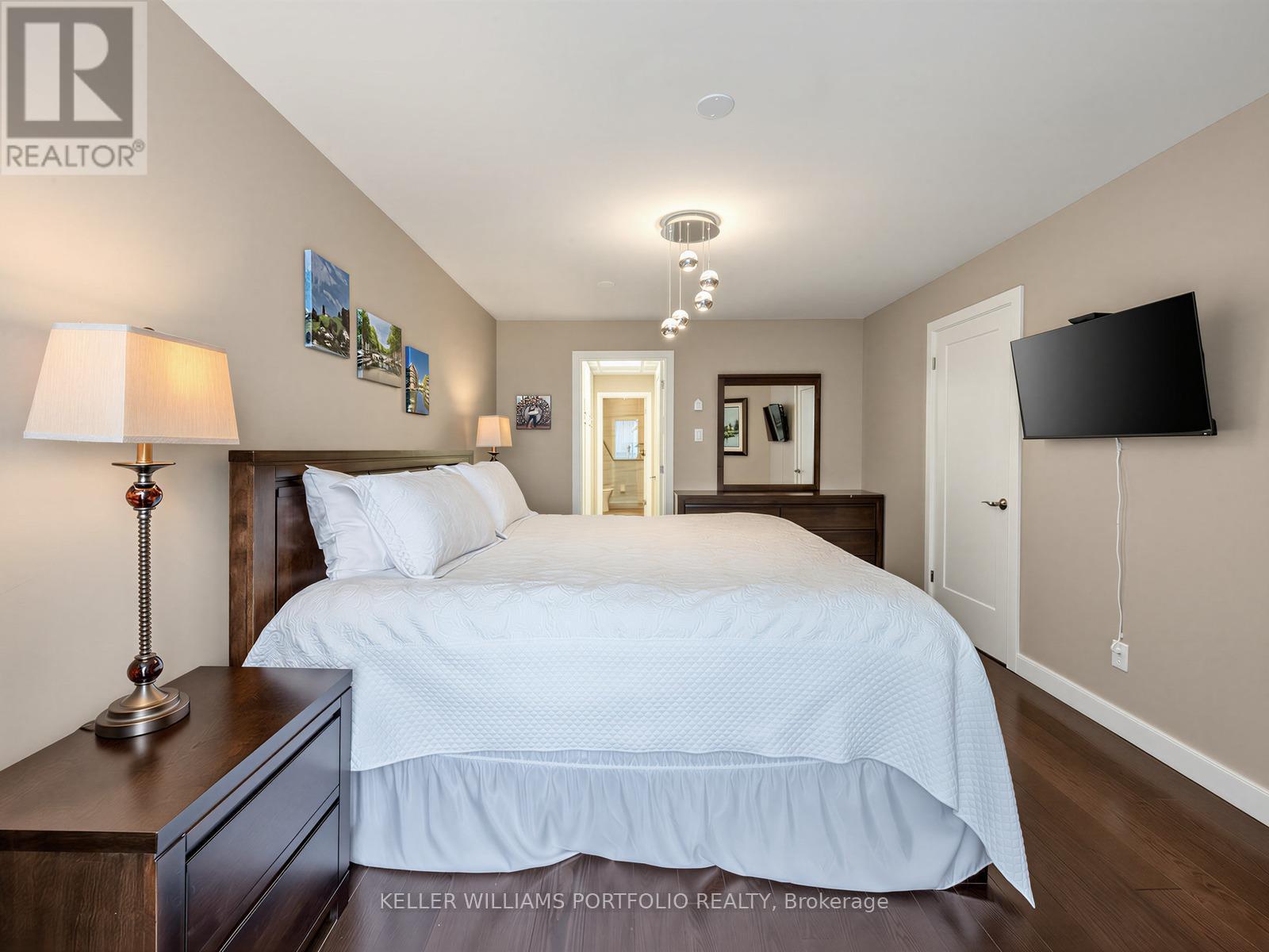 #PH208 2 WESTNEY ROAD N - 19