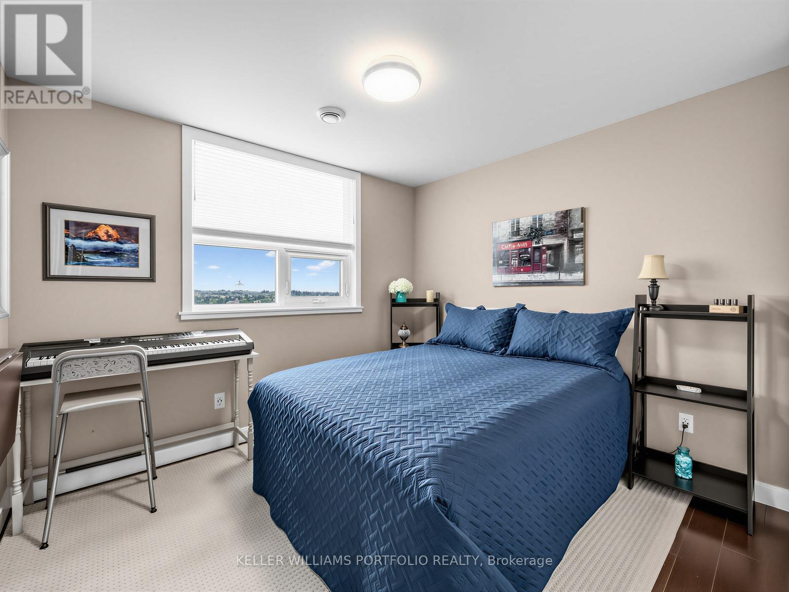 #PH208 2 WESTNEY ROAD N - 23