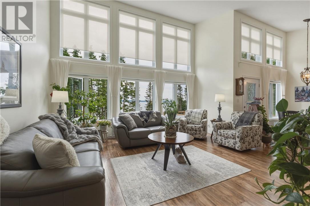 1386 Bay Estates Road S - 10