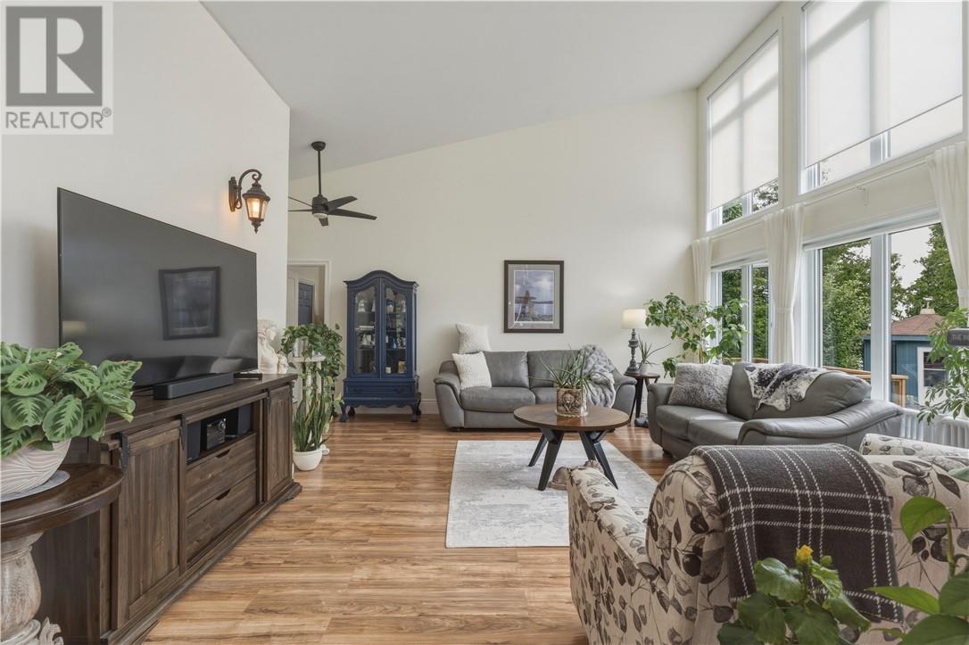 1386 Bay Estates Road S - 12