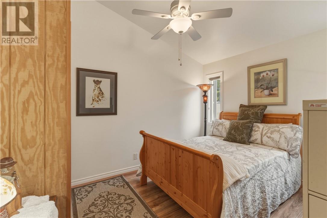 1386 Bay Estates Road S - 19