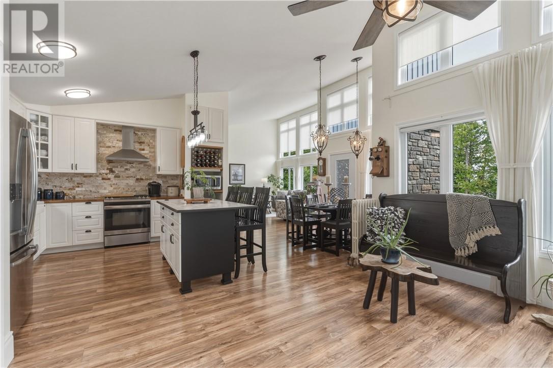 1386 Bay Estates Road S - 7
