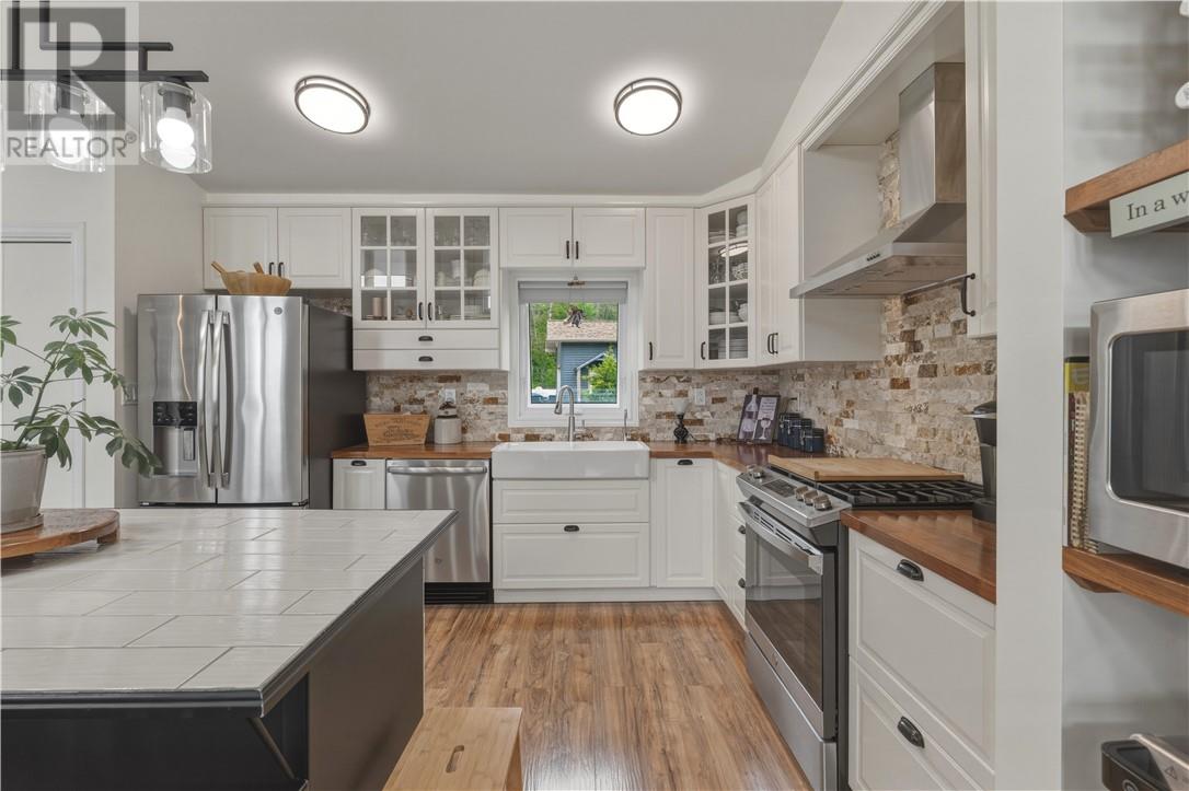 1386 Bay Estates Road S - 9