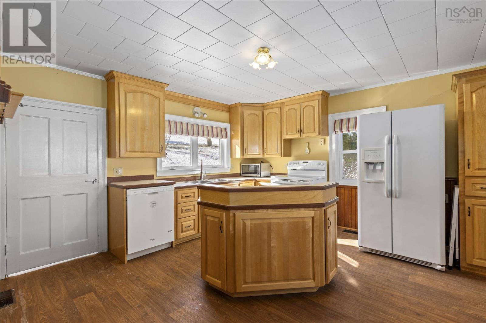 406 Kingsburg Road - 9