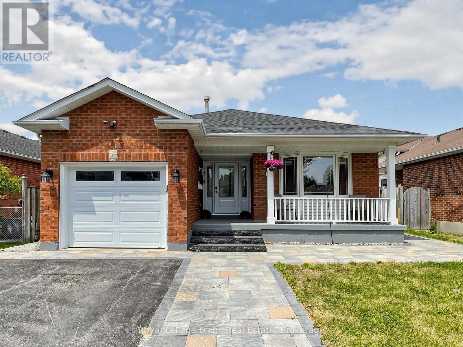 20 STRATHALLAN DRIVE - 1