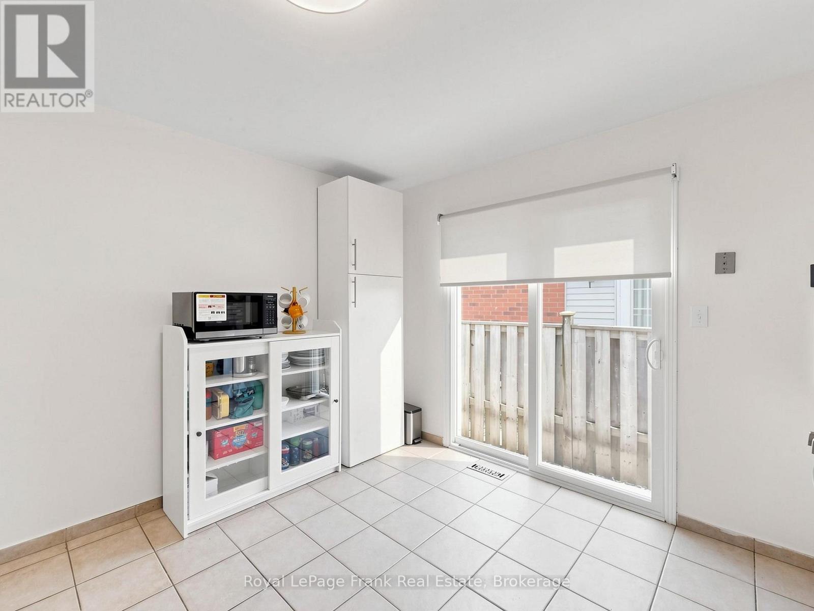 20 STRATHALLAN DRIVE - 9