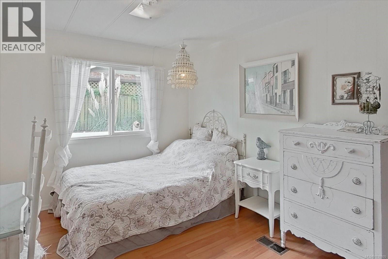 #1 129 Meridian Way - 18