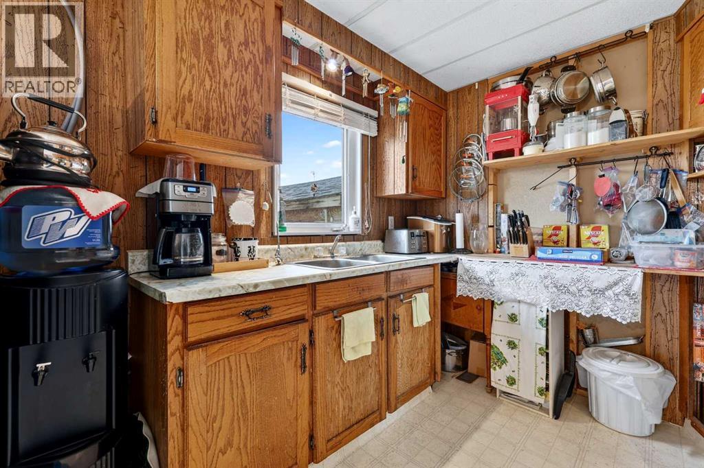 242041 Township Road 262 - 23