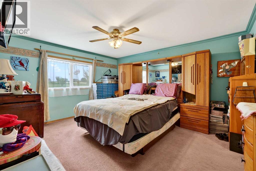 242041 Township Road 262 - 33