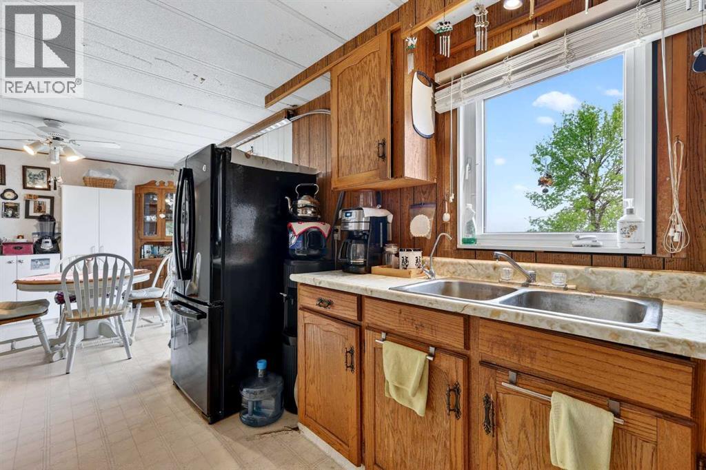 242041 Township Road 262 - 25