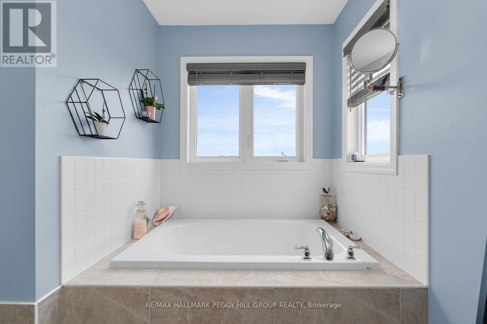 15 WAGNER CRESCENT - 12