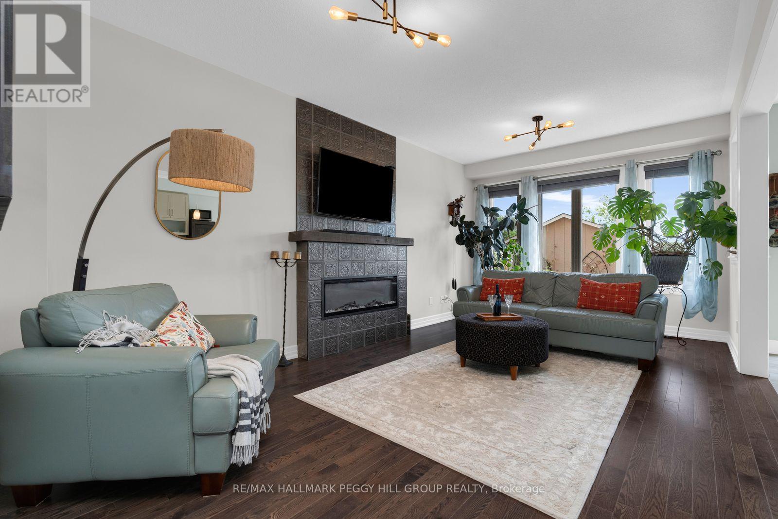 15 WAGNER CRESCENT - 8