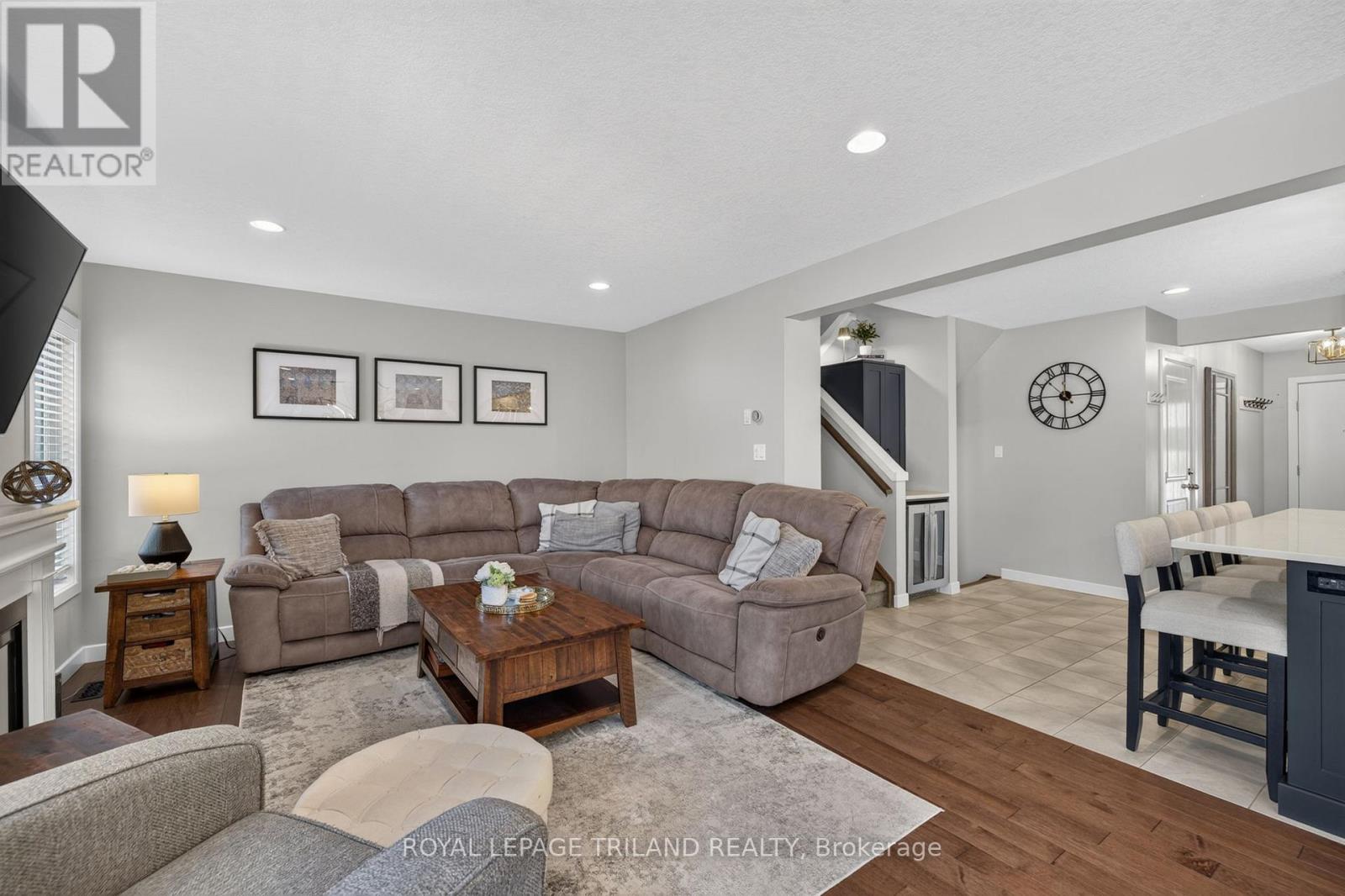 11 EMPIRE PARKWAY - 16
