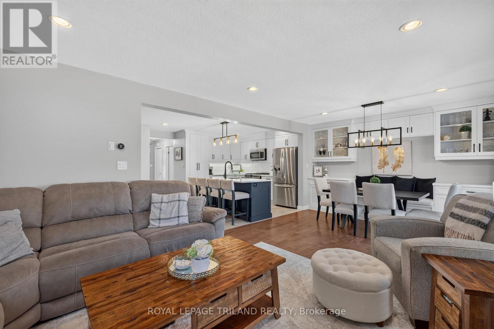 11 EMPIRE PARKWAY - 17