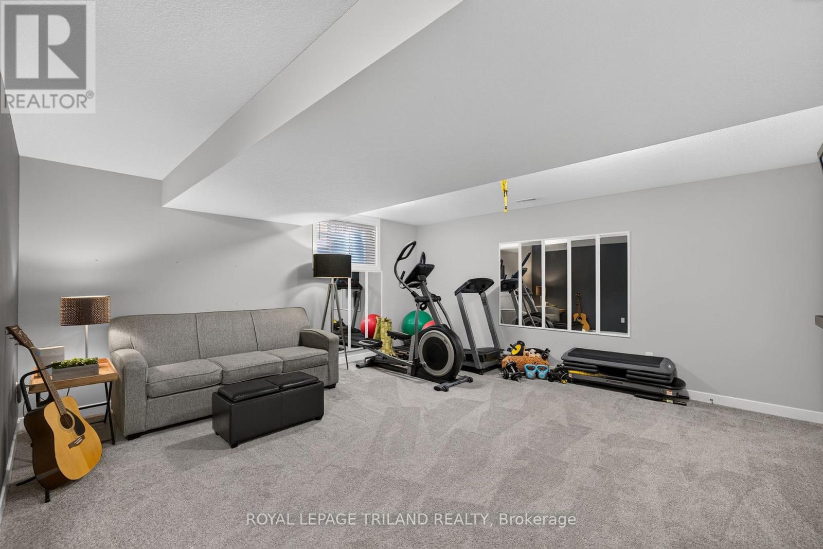 11 EMPIRE PARKWAY - 33
