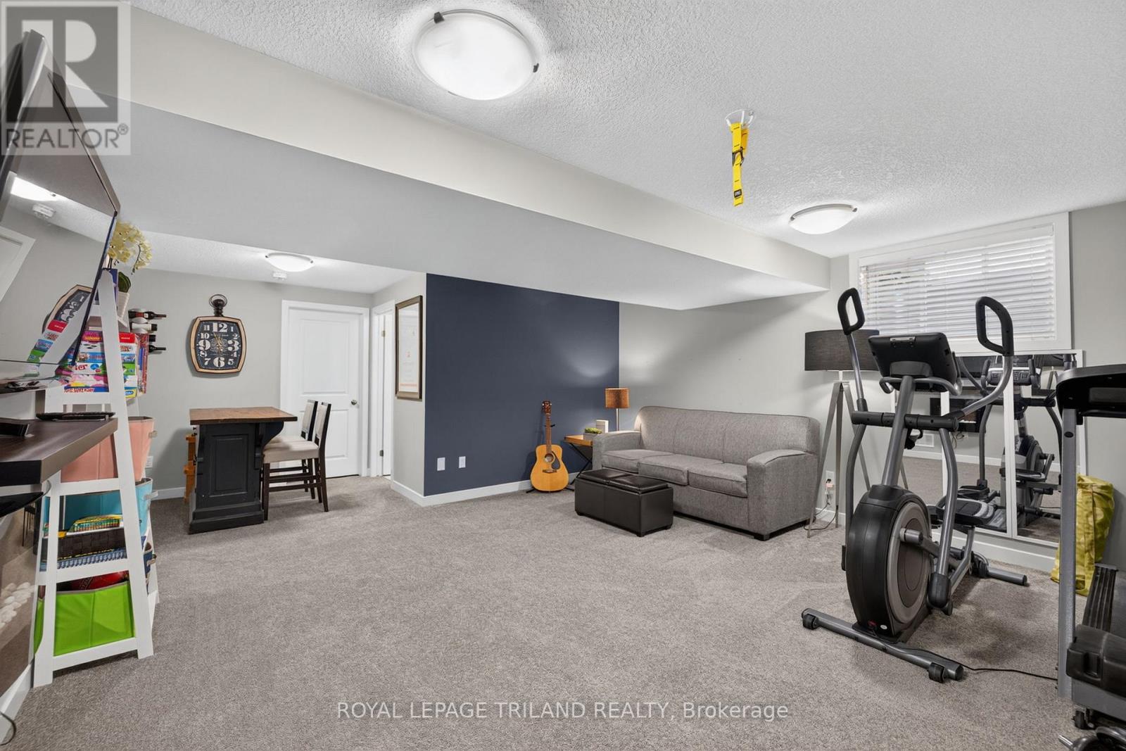 11 EMPIRE PARKWAY - 34