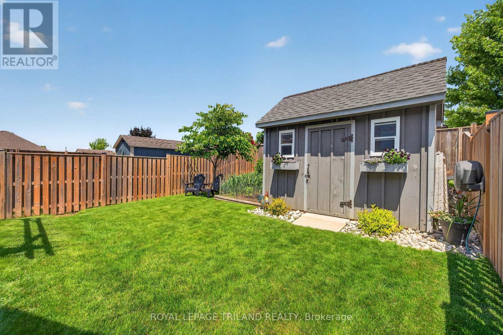 11 EMPIRE PARKWAY - 43