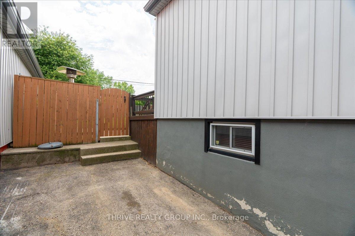 37 EMERY STREET W - 42