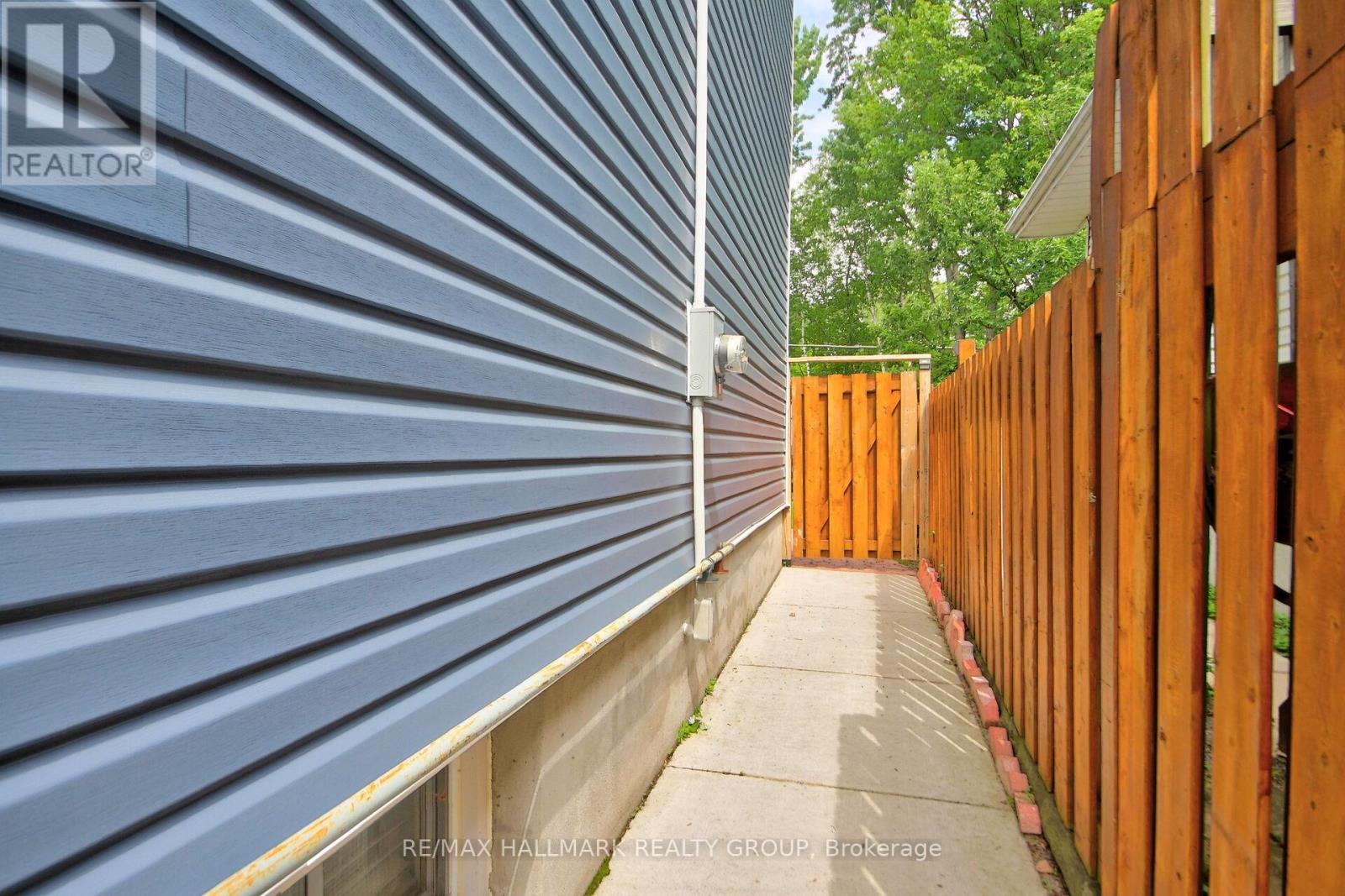 1965 ROSEBELLA AVENUE - 36