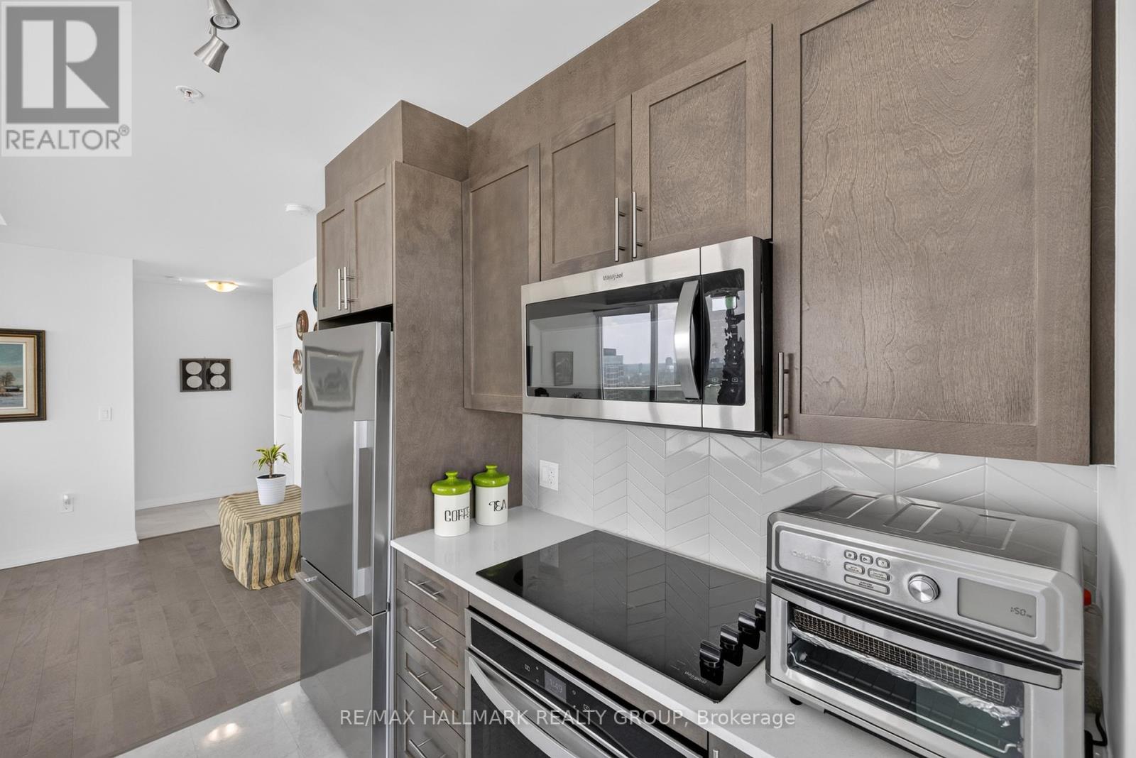 House for Rent in Ottawa – 2404 – 805 CARLING AVENUE, Ottawa – By Peter Sagos - Image 26