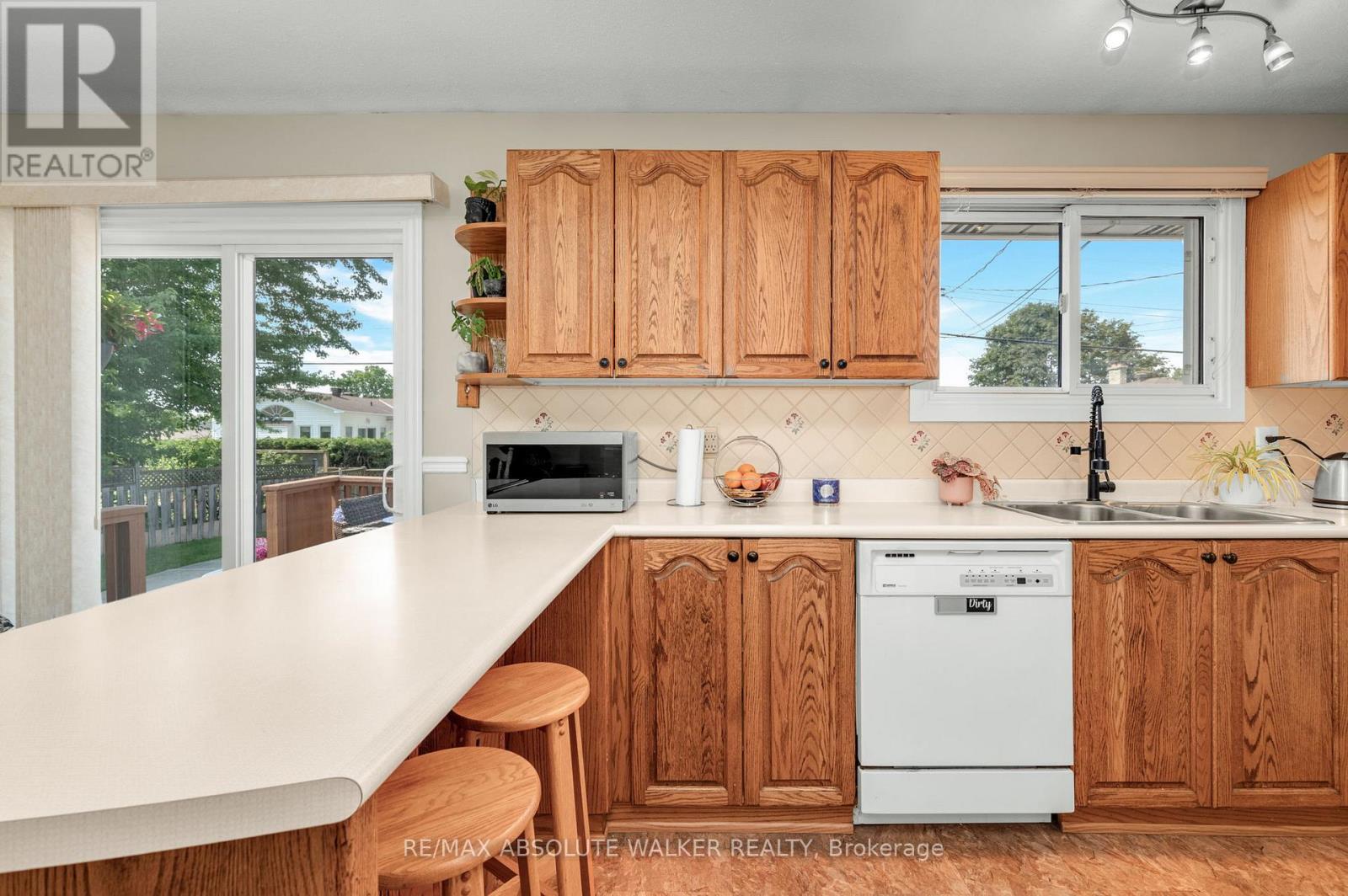 337 ROXDALE AVENUE - 18