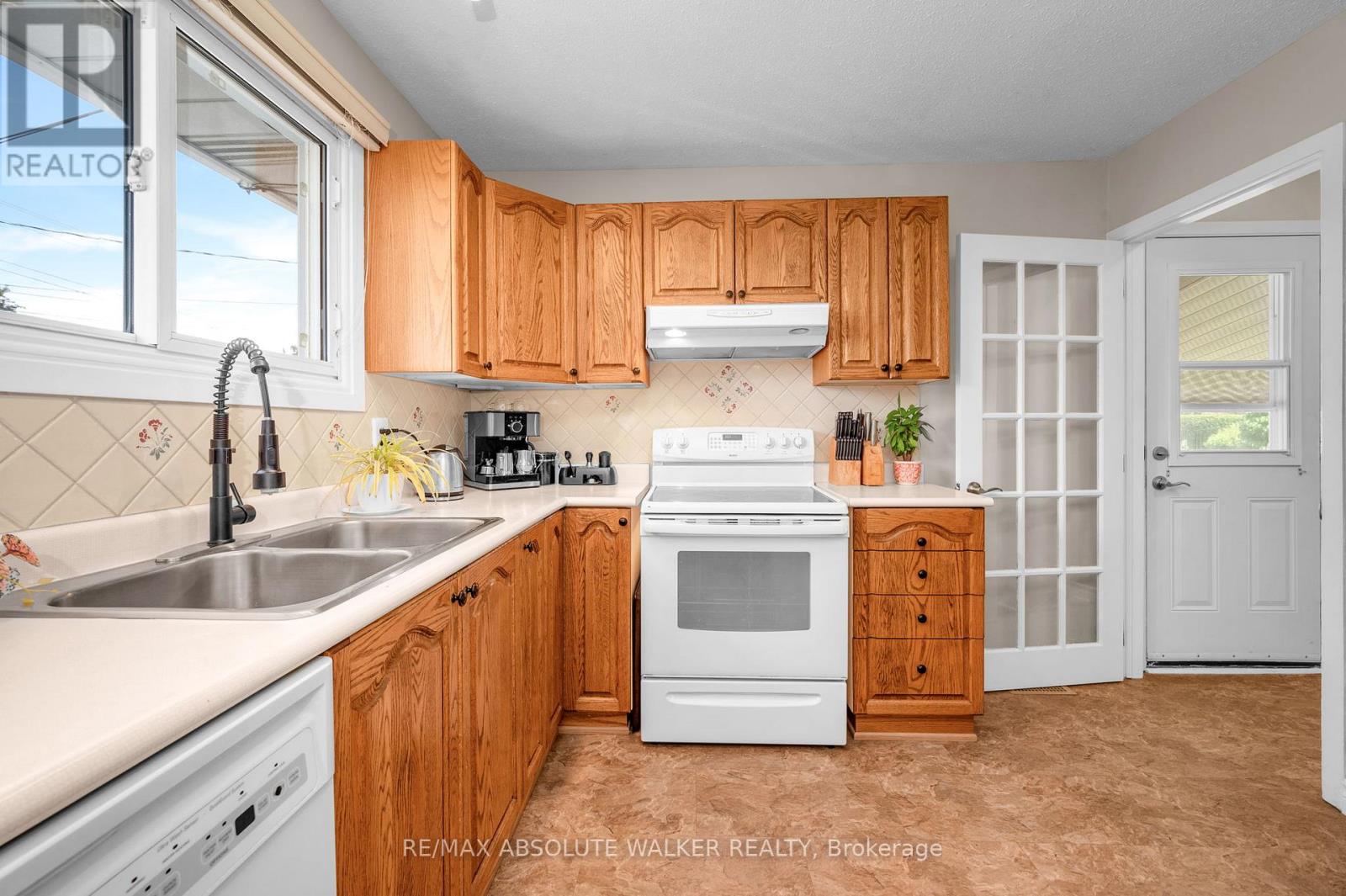 337 ROXDALE AVENUE - 19