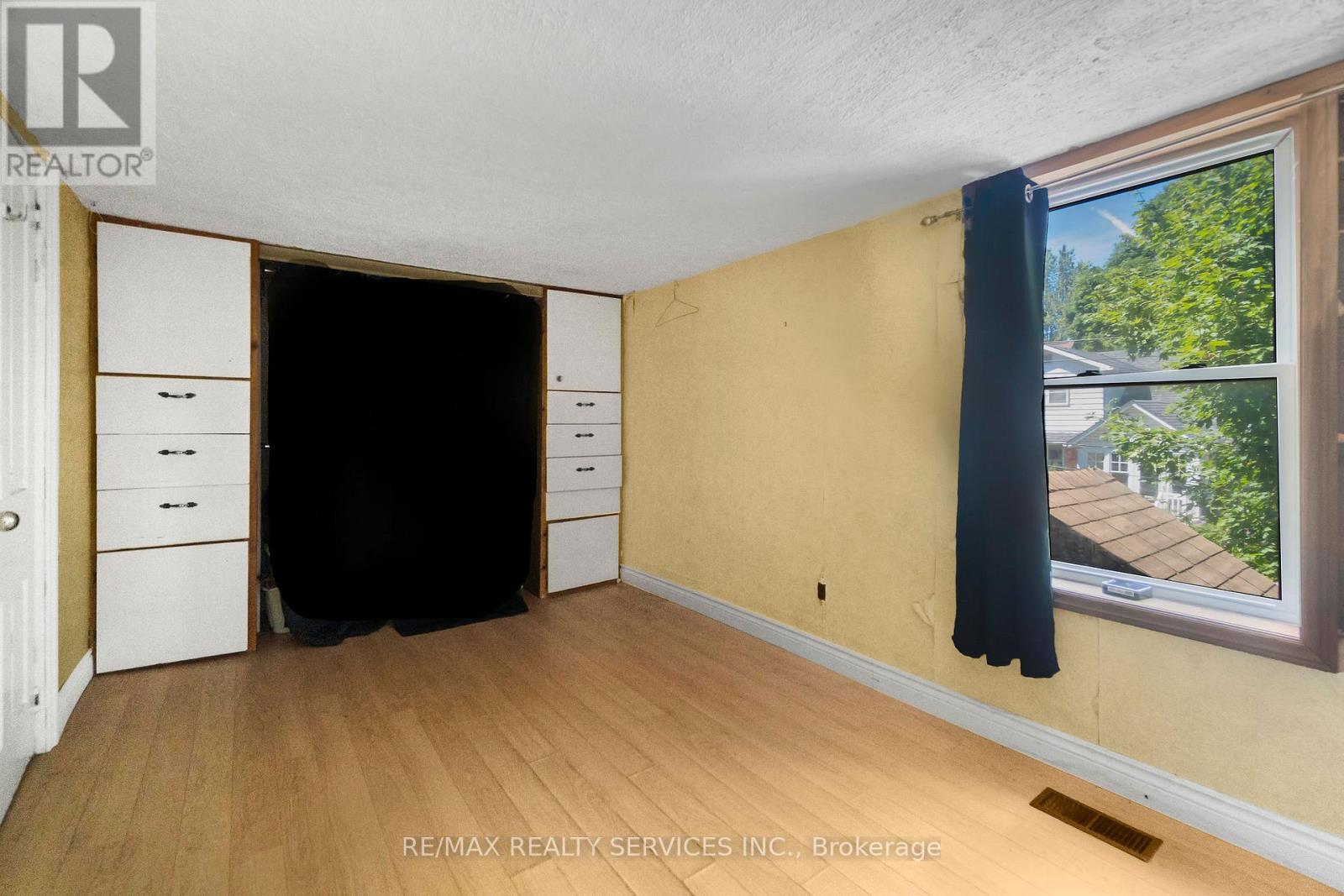 2 PARSONS AVENUE - 20